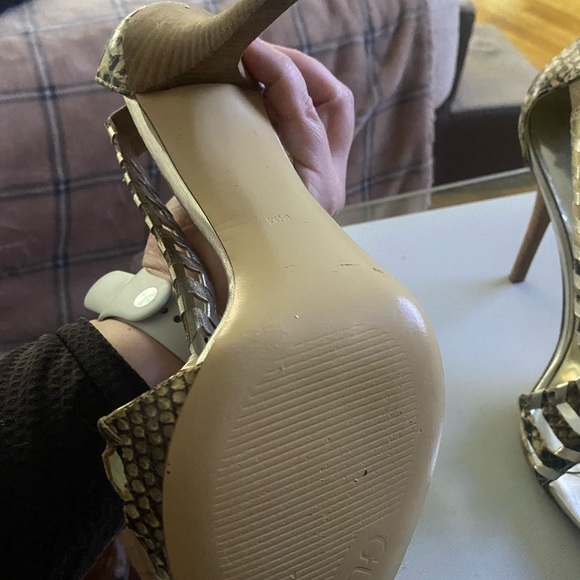 GUESS  open toe gold and snake print  heels, never worn - Picture 3 of 3